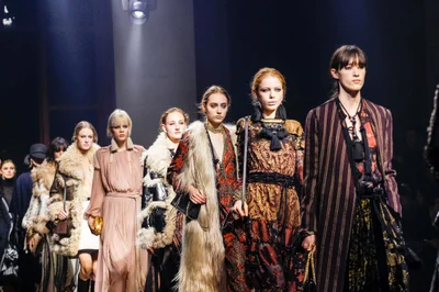 Look 50